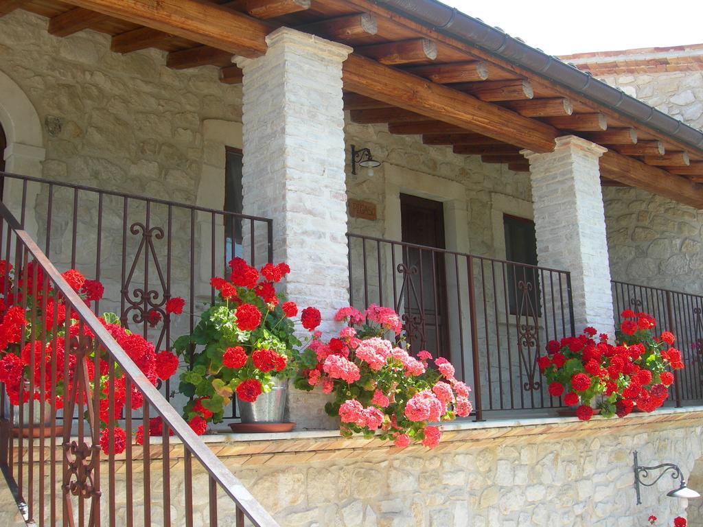Agriturismo Borgo San Martino Abbateggio Habitación foto